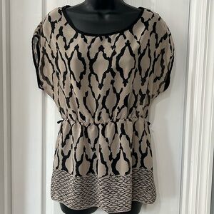 Juniors Sheer Top by Papaya in a size Small